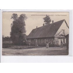 AUZOUVILLE-AUBERBOSC: la place communale - très bon état
