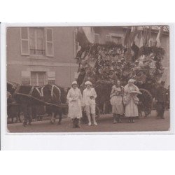 STENAY: cavalcade, personnages déguisés, costume - très bon état