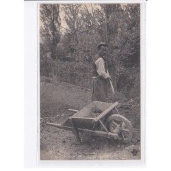 TYPES DES CHARENTES : un vigneron - très bon état