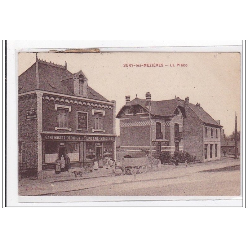 SERY-les-MEZIERES : la place - tres bon etat