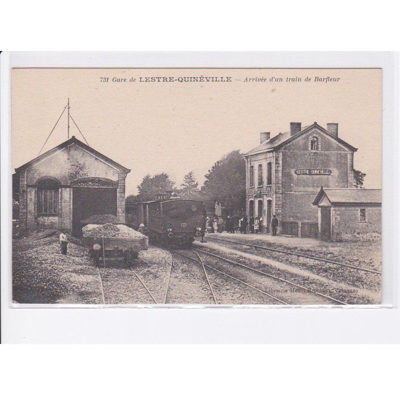 LESTRE-QUINEVILLE: arrivée d'un train de barfleur, train, rail  - très bon état