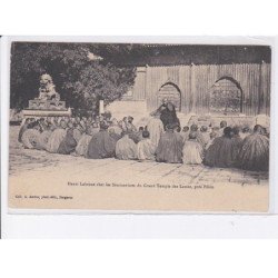 CHINE: Henri Labroue chez les séminaristes du grand temple des lamas, près pékin - très bon état