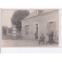 environs de MAYET: personnage - très bon état