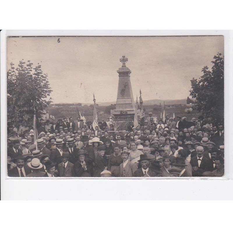 LE POUGET: monument aux morts - très bon état