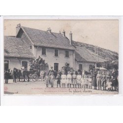 SAINT-LAURENT-les-BAINS: court de la gare, en voiture pour saint-laurent!, diligence, courrier - état