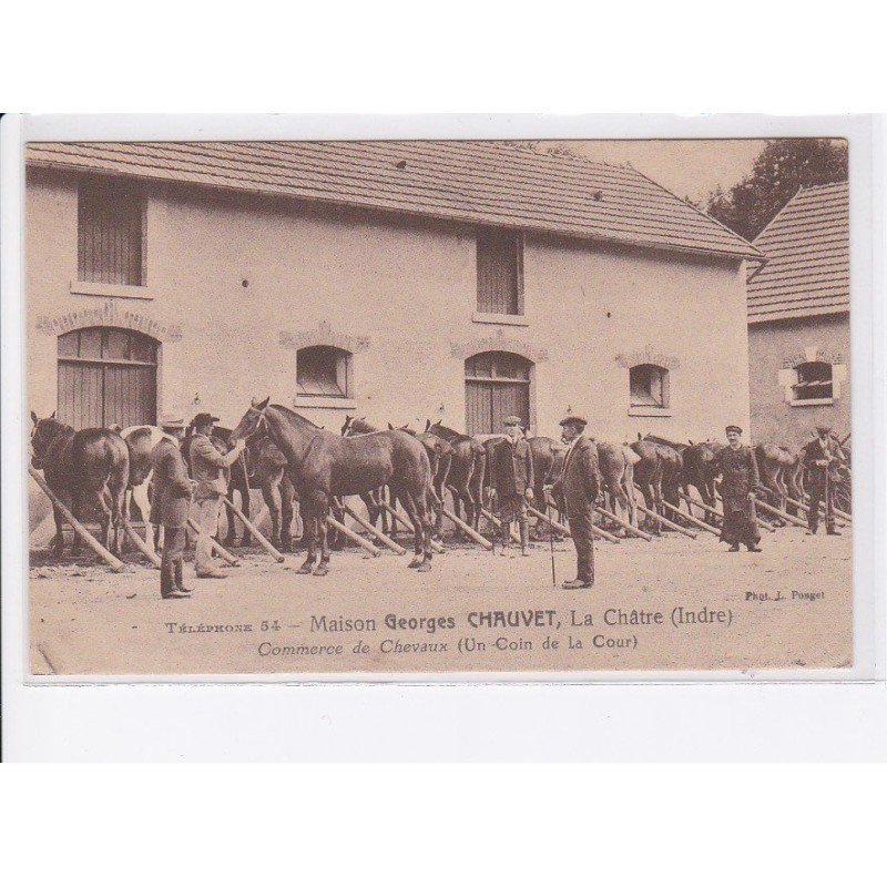 LA CHÂTRE: maison georges chauvet, commerce de chevaux, un coin de la cour - très bon état