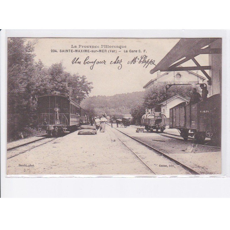 SAINTE-MAXIME-sur-MER: la gare S.F., wagons - très bon état