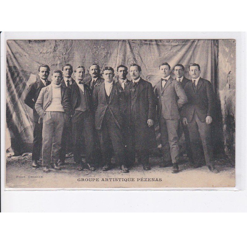 PEZENAS: groupe artistique - état
