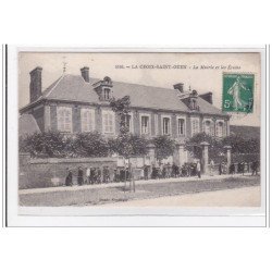 LA CROIX-SAINT-OUEN : la mairie et les ecoles - tres bon etat