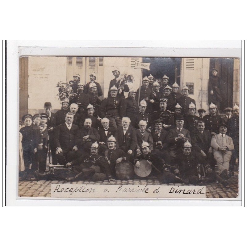 SAINTE MAURE : carte photo de la fanfare à l'arrivé de DINARD - très bon état