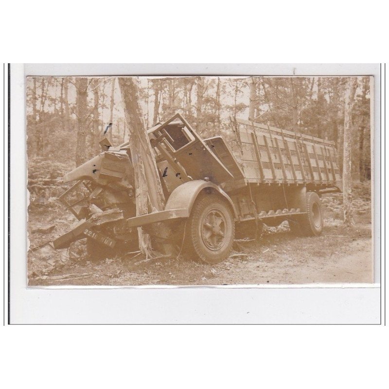 CASTELJALOUX : carte photo d'un accident de camion automobile - état CASTELJALOUX : carte photo d'un accident de camion automobile - état