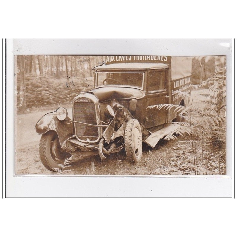 CASTELJALOUX : carte photo d'un accident de camion automobile - état CASTELJALOUX : carte photo d'un accident de camion automobile - état
