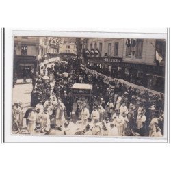 CLERMONT FERRAND : carte photo d'une procession - très bon état