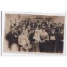 PARIS : carte photo de marchands au Halles de Paris - très bon état