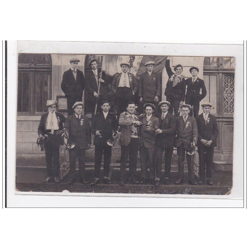 LAVERNAT : carte photo des conscrits - bon état (un petit manque)