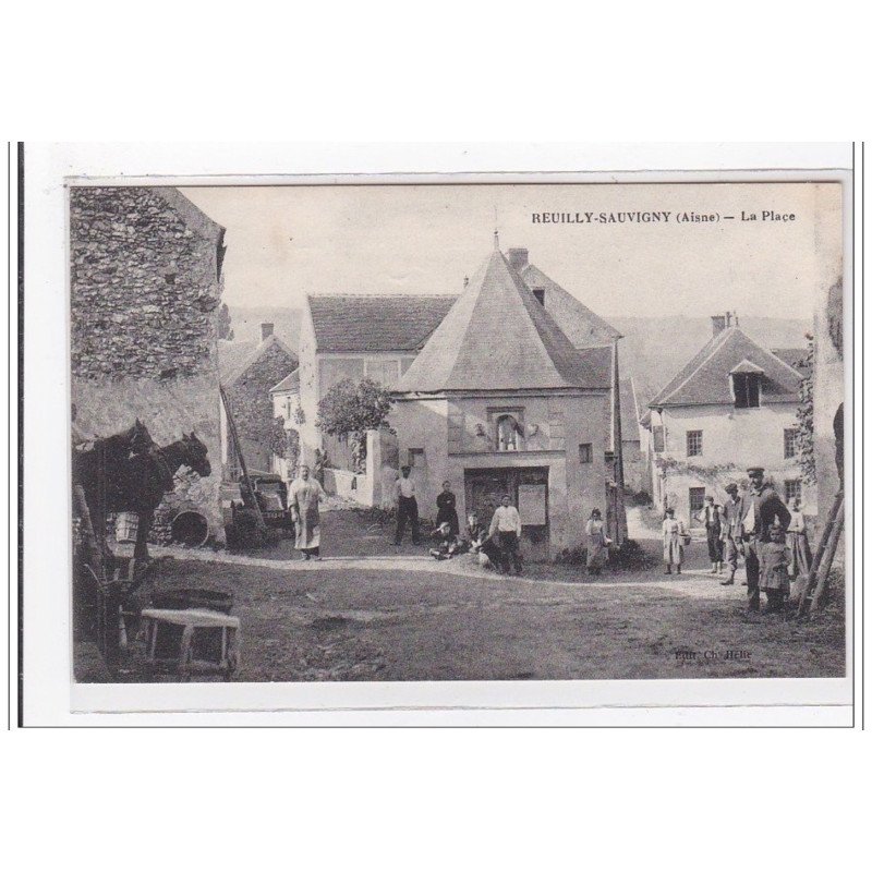 AISNE : SAUVIGNY : la place - tres bon etat