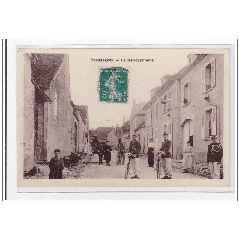 COUSSEGREY : la gendarmerie - tres bon etat
