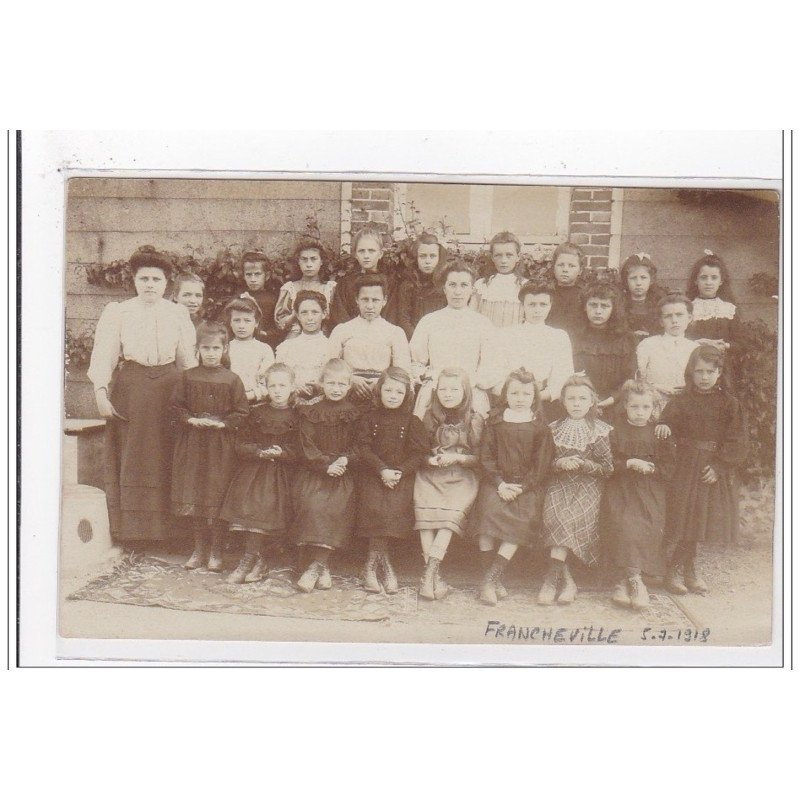 FRANCHEVILLE : ecoles de filles - tres bon etat