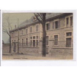 RIOUPEROUX: les écoles - très bon état