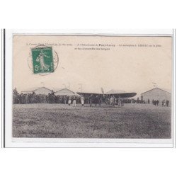 PONT-LEVOY : le mononplan de gibert sur la piste et vue d'ensemble des hangars - tres bon etat