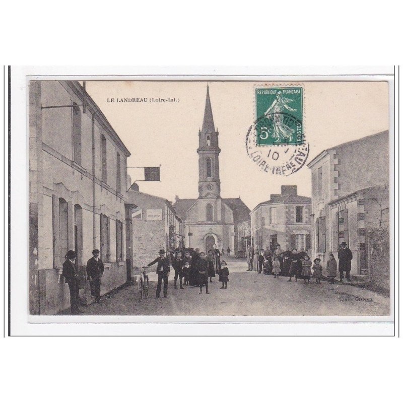 LE LANDREAU : pavin pissot, eglise et personnages - tres bon etat