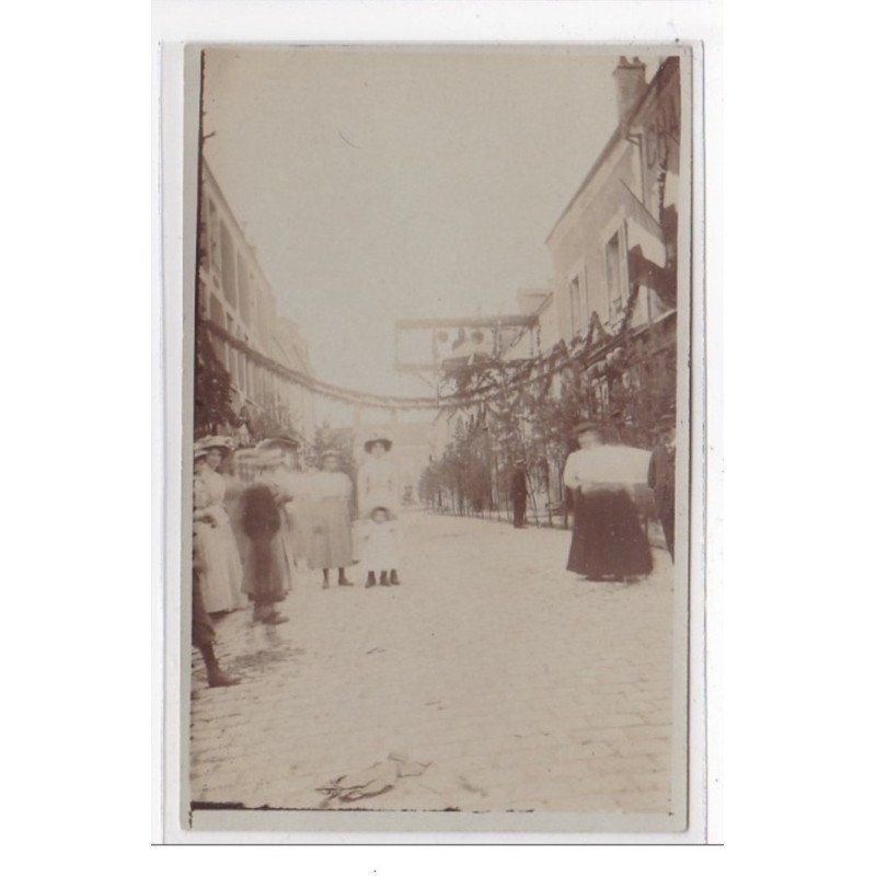 BEAUNE LA ROLANDE : personnages - tres bon etat