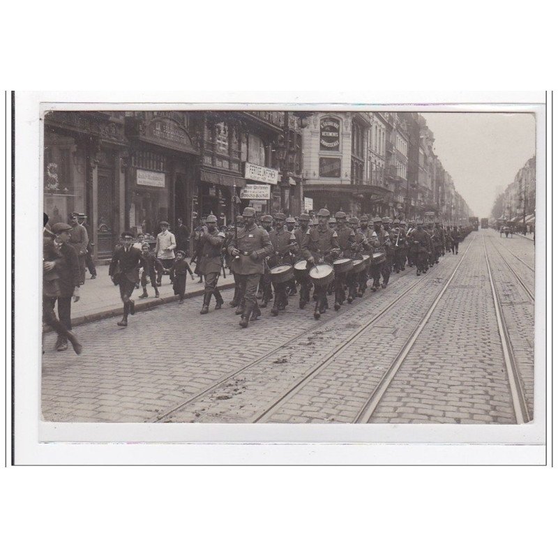 LILLE : militaires - tres bon etat
