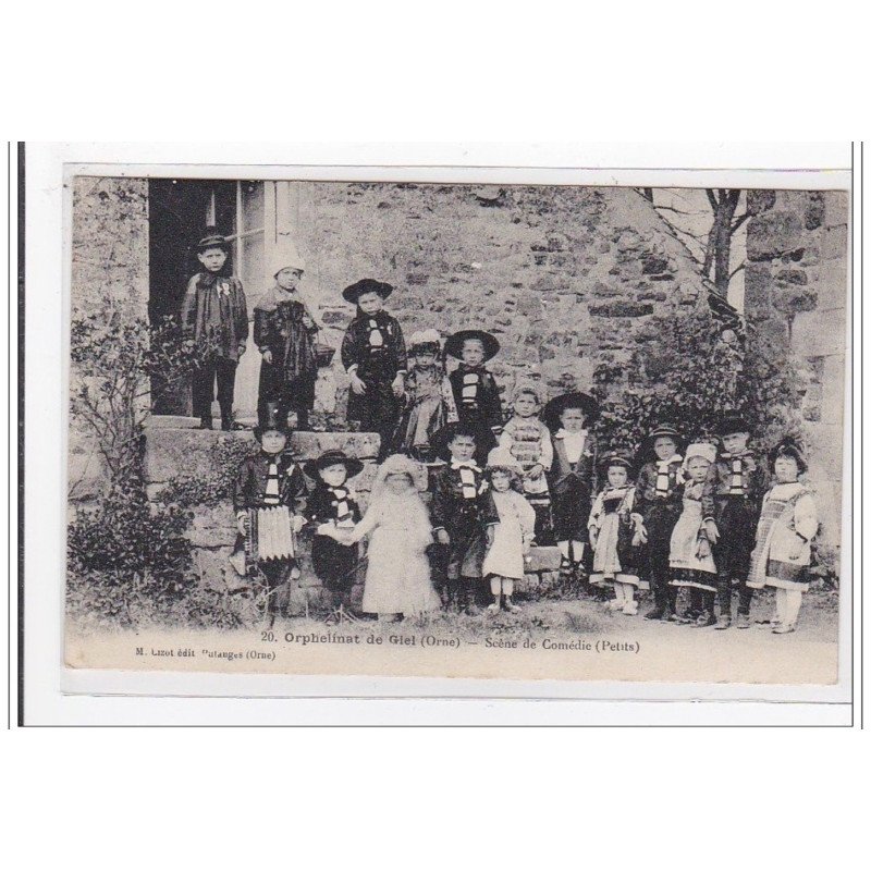 GIEL : orphelinat de giel, scene de comédie (petits) - tres bon etat