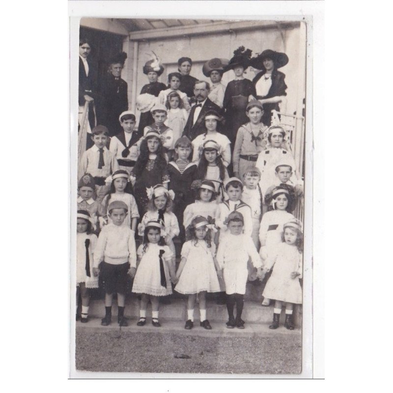 SALIES-de-BEARN : fete, enfants - tres bon etat