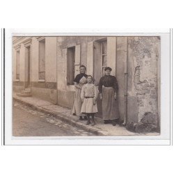 CRESPIERE : personnages - tres bon etat