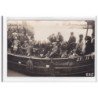 LE TREPORT : personnages sur un bateau - tres bon etat