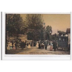 YERRES : la place des camaldudes, le jour de la fete de la pentecote (toillée) - tres bon etat