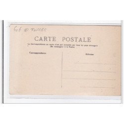 YERRES : la place des camaldudes, le jour de la fete de la pentecote (toillée) - tres bon etat