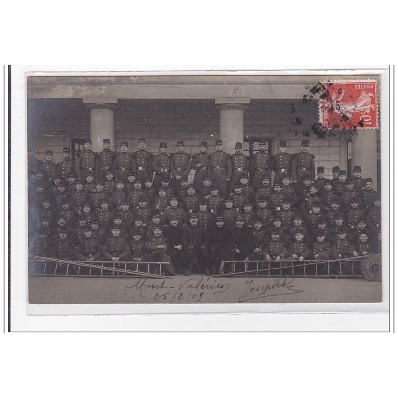 SURESNES : militaires - tres bon etat