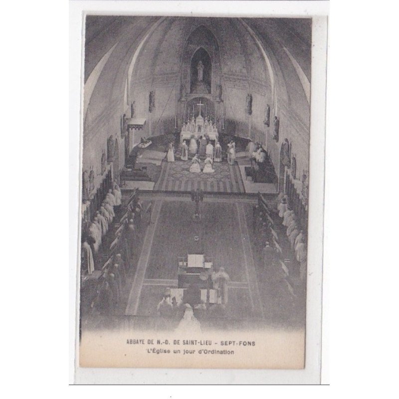 N.D. DE SAINT-LEI SEPT-FONS : abbaye, l'eglise un jour d'ordination - tres bon etat