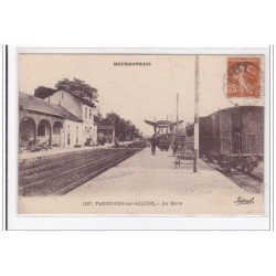 VARENNES-sur-ALLIER : la gare - tres bon etat