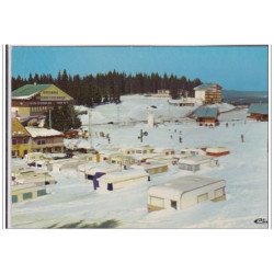 PREMANON-les-ROUSSEL : les jouvencelles garavaneige DANICO, au fond, a droite, l'ecole nationale de ski  - très bon état