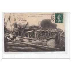 BERNAY - Déraillement de l'Express de Cherbourg Septembre 1910 - Le dessous de la locomotive - très bon état