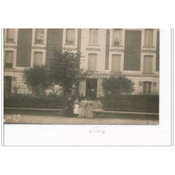 SAINT MAURICE : Lot de 2 CARTES PHOTOS - maison et personnages - très bon état