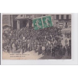 ROUEN : grèves des Terrassiers 1910 - sortie de la Bourse du Travail - très bon état