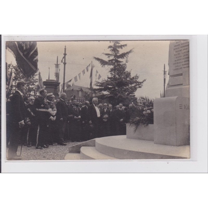 ROUEN : carte photo de Mr MILLERAND (président) devant le monument aux morts - très bon état