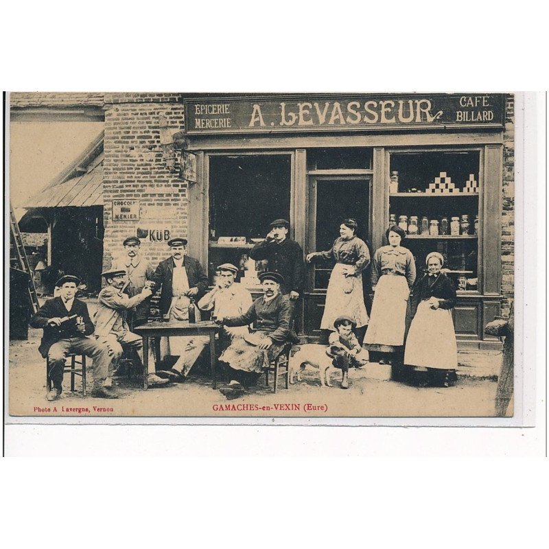 GAMACHES EN VEXIN - Epicerie Mercerie Café Billard A. Levasseur - très bon état