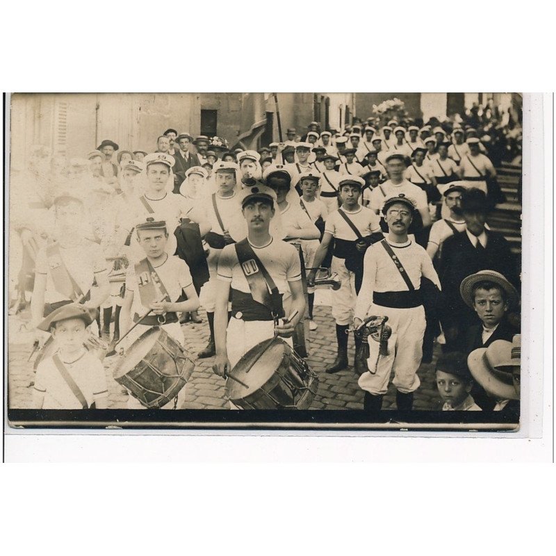SAINT CHAMOND - CARTE PHOTO - TAMBOURS - MUSIQUE - - très bon état SAINT CHAMOND - CARTE PHOTO - TAMBOURS - MUSIQUE - - très bon état