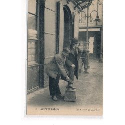 AU PAYS GUEPIN - Le cireur de Martroi - très bon état