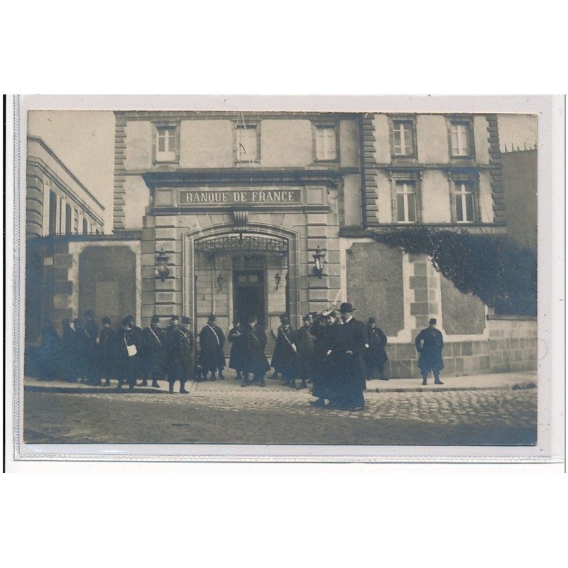 BREST : carte photo de militaires en faction devant la Banque de France vers 1910 - très bon état