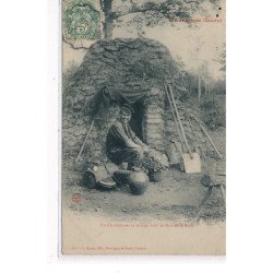 Un Charbonnier et sa loge dans les Bois de la Resle - très bon état