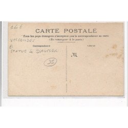 VALMONDOIS - CARTE PHOTO - Photo d'école - Statue de DAUMIER - très bon état