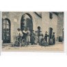 FRONTENAS EN BEAUJOLAIS - M et Mme Guillard, leur fils et le personnel - Distillerie et vignobles - très bon état