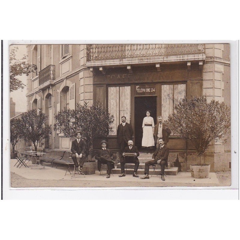 FOURCHAMBAULT : carte photo du café des forges - très bon état