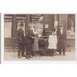 PARIS : carte photo du café CHOTARD au 2 rue Poulet (marchand d'huitres) - très bon état